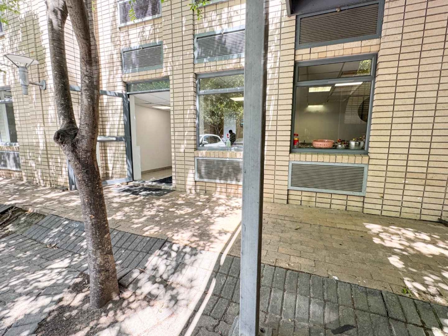 To Let Commercial Property for Rent in Plattekloof Western Cape